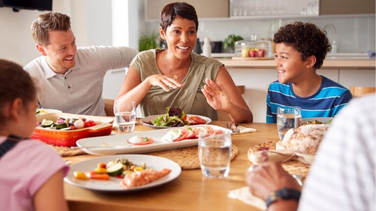 Feeding Your Family for Less: How to Creating Mouthwatering Meals on a Budget